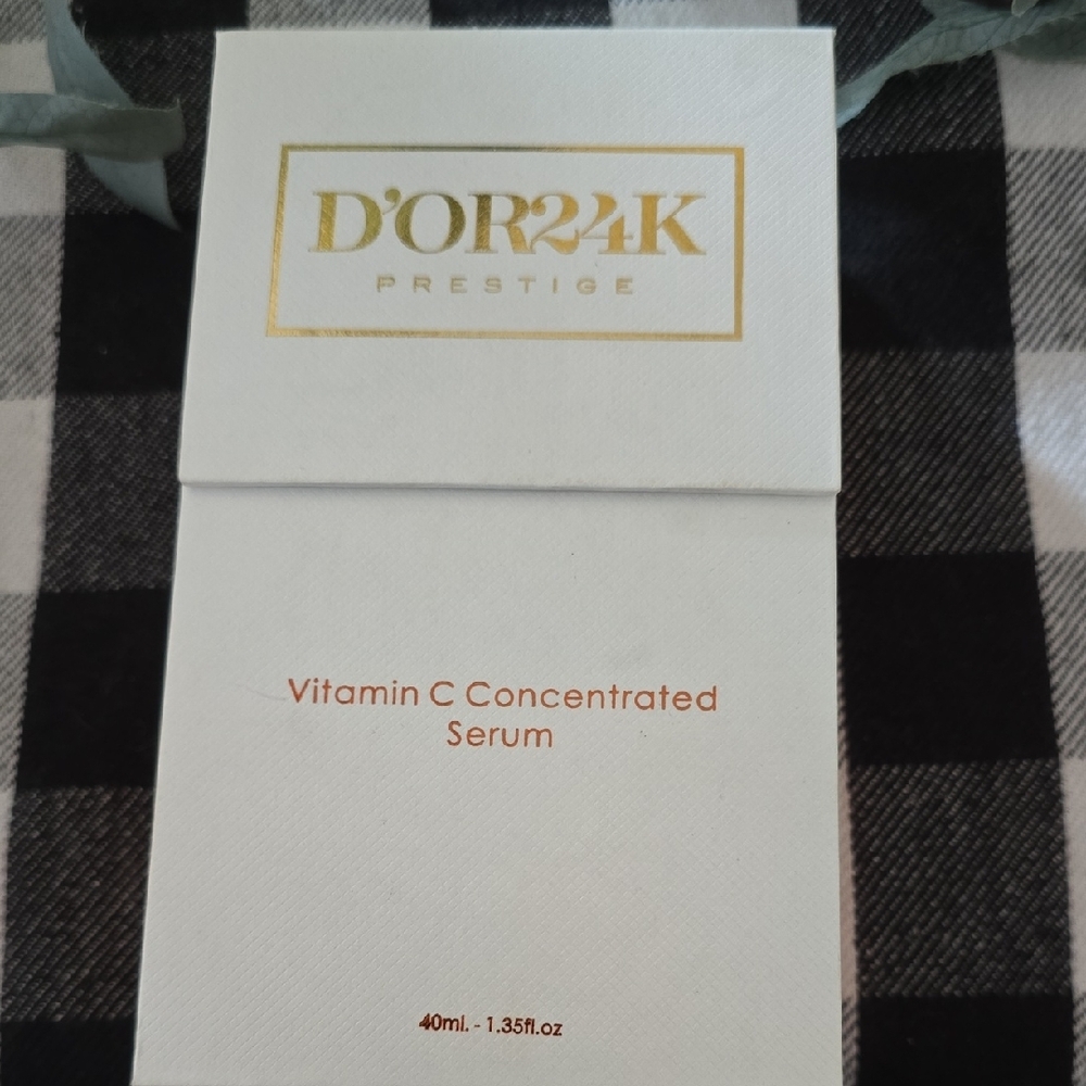 D'Or Skincare Vitamin C Concentrated Serum - White and Gold